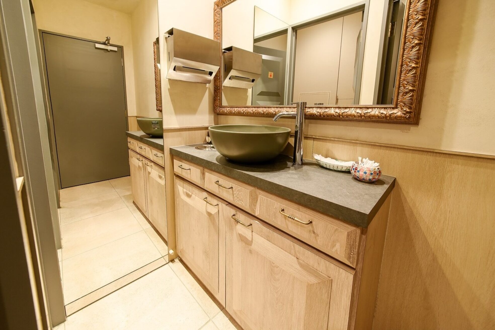 リュドール 栄(Rue D’or)8