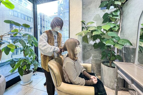 ソワリー 栄(THOiRY)