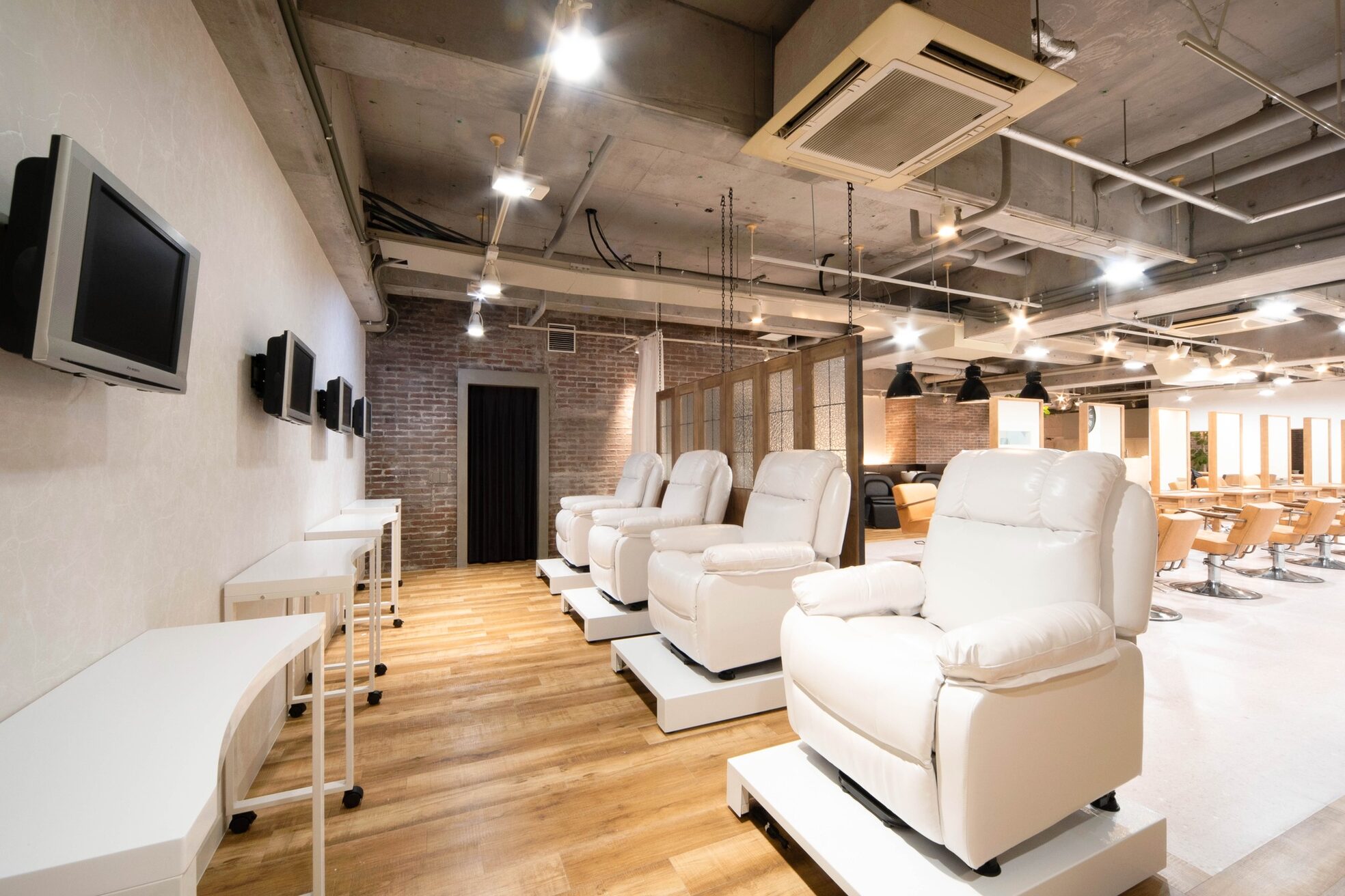 ドレス(Dress nail&eyelash Lolonois)1