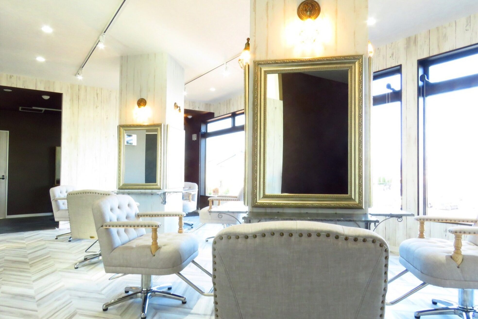 ヘアーアンドラッシュ ジーナ(Hair&Lash Jiina)1