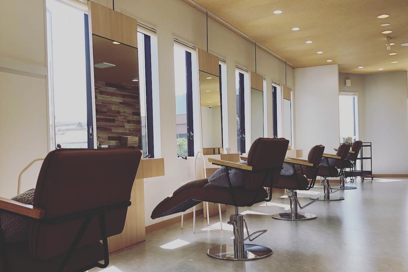 カラースタンド(アパートメントヘアー 株式会社)画像1