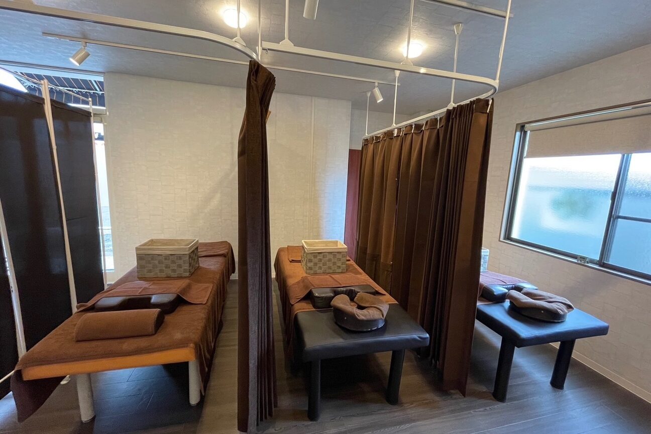 HEALING FACTORY ありのみ整骨院（ＨＥＡＬＩＮＧ　ＦＡＣＴＯＲＹ　ありのみ整骨院）画像1