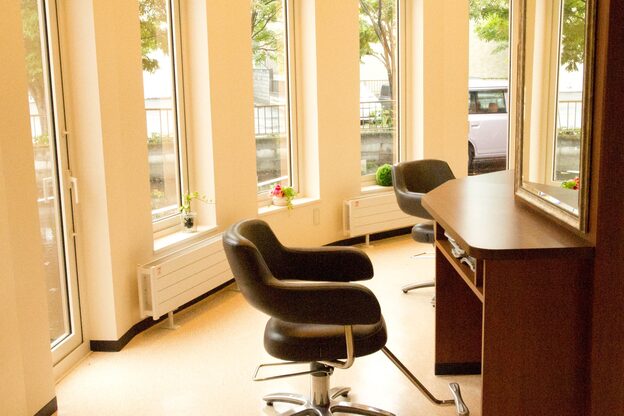 レイコ美容室 しらかば店1