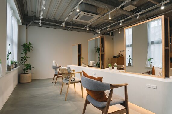シロ 甲東園店(SHIRO)
