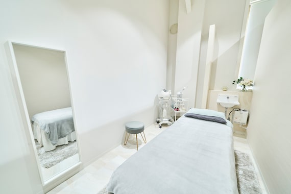 アネラビューティー 烏丸三条店(anela beauty)