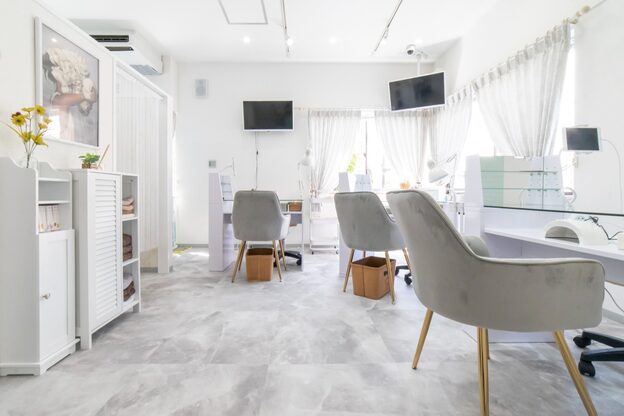 リーファ 岡山駅前店(Lea'fer)1