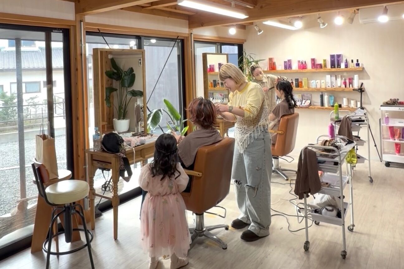 合同会社ＬＡＵＧＨ　ＴＡＬＥ画像1