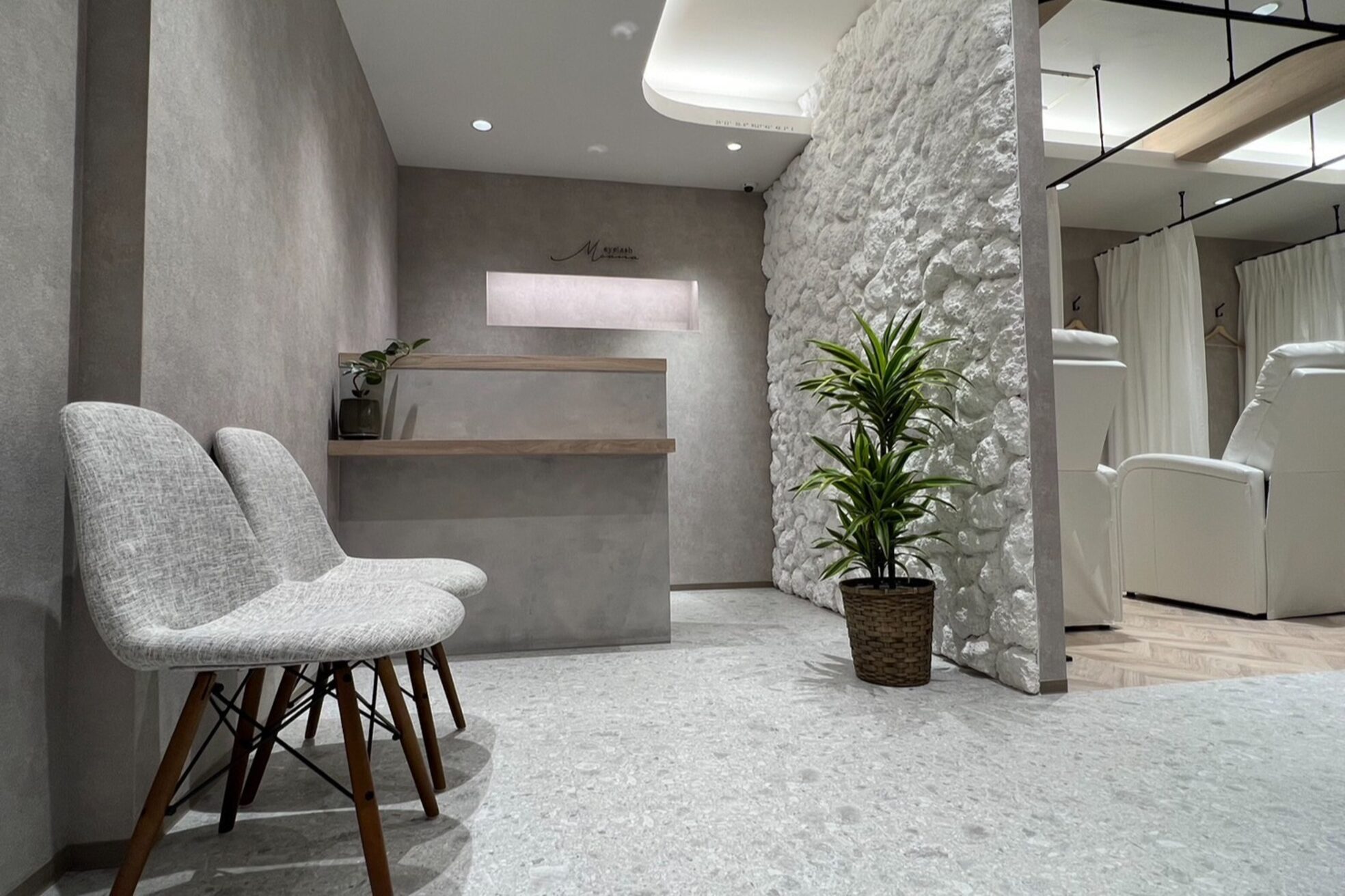 モアナアイラッシュ バイ ヘッドライト 綱島店(Moana eyelash by HEADLIGHT)1