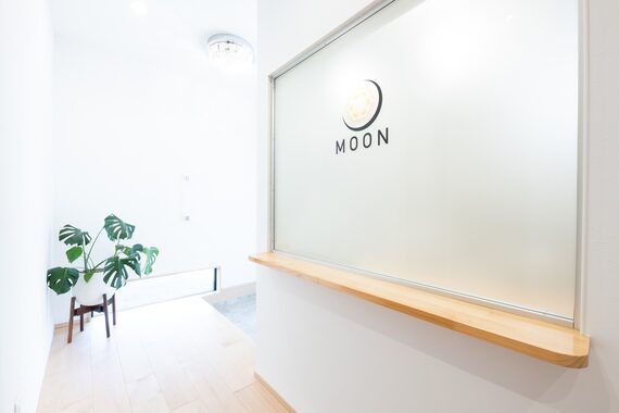 ムーン(MOON)
