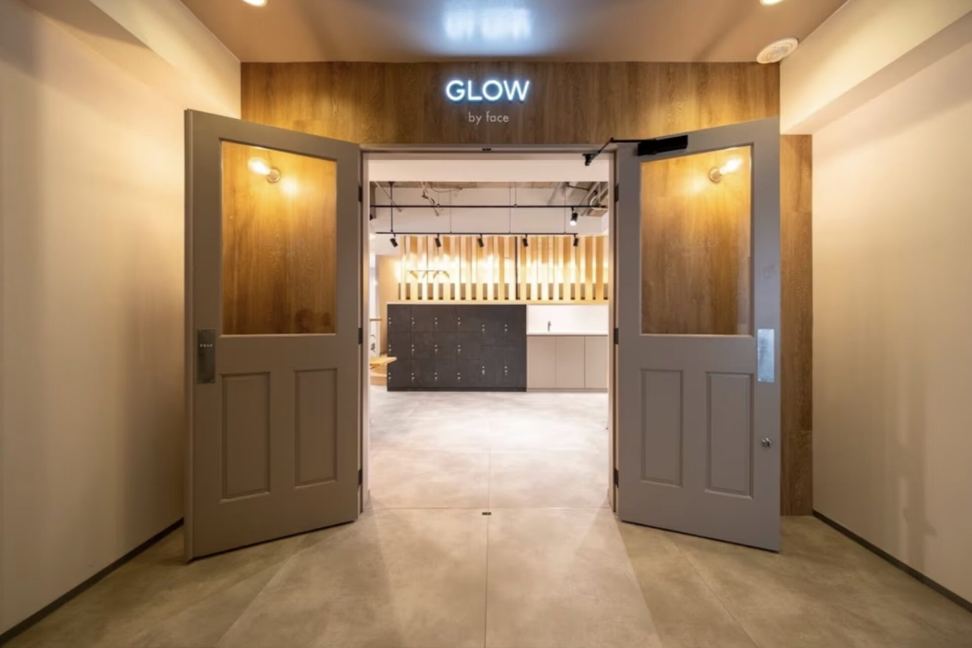 グロウ バイ フェイス(GLOW by face)4