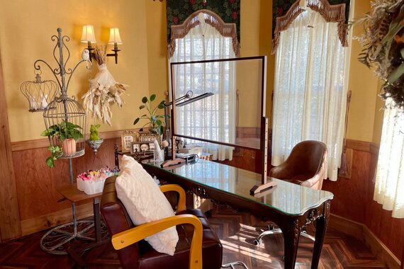 サロンドフォーエイチ(salon de 4H)