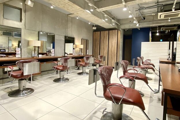 アース 大和店(HAIR&MAKE EARTH)1