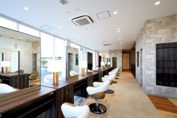 アース 花巻店(HAIR&MAKE EARTH)