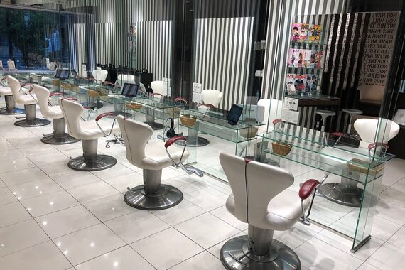 アース 豊橋店(HAIR&MAKE EARTH)