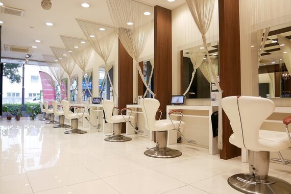 アース 行徳店(HAIR&MAKE EARTH)