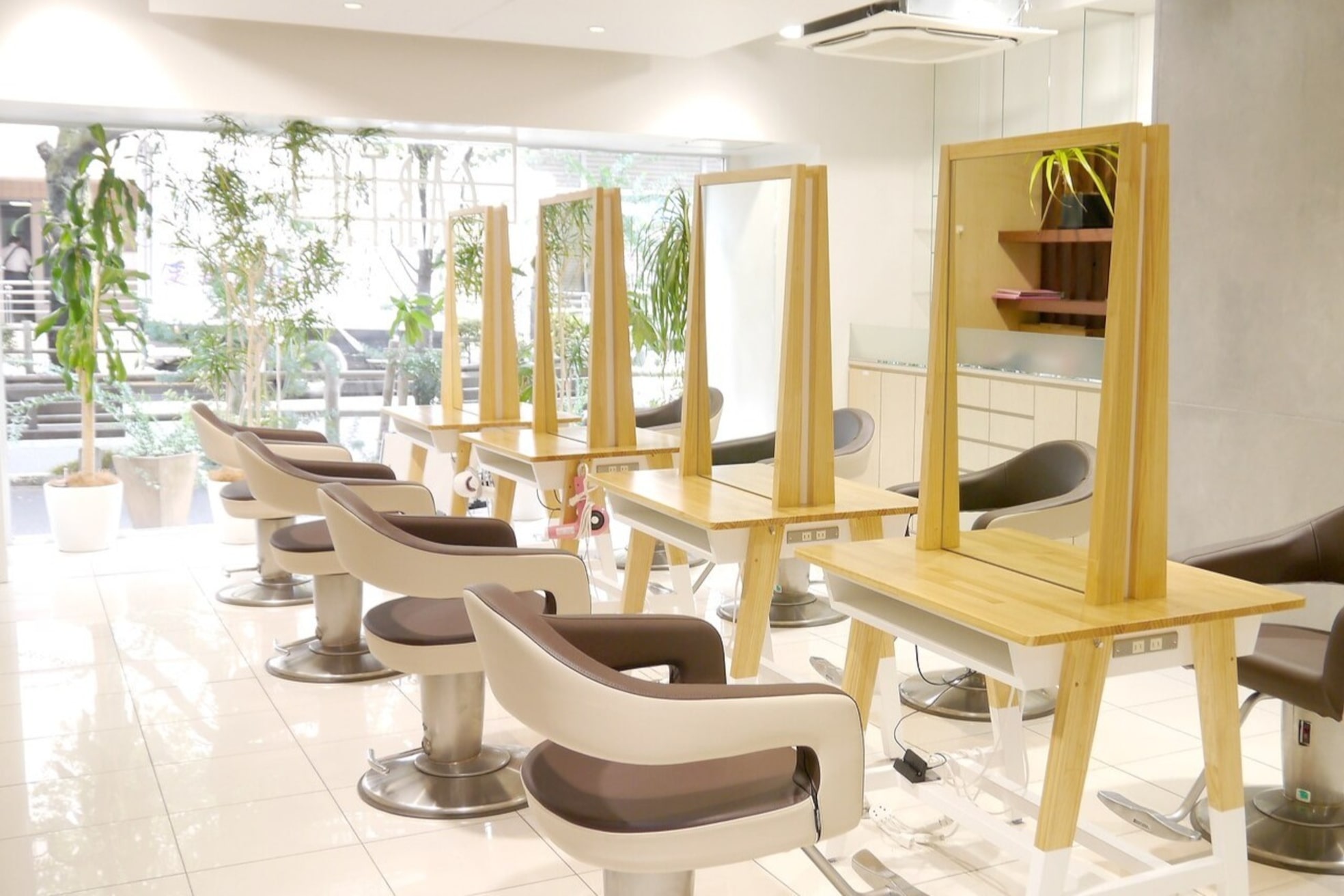 アース 武蔵境店(HAIR & MAKE EARTH)1