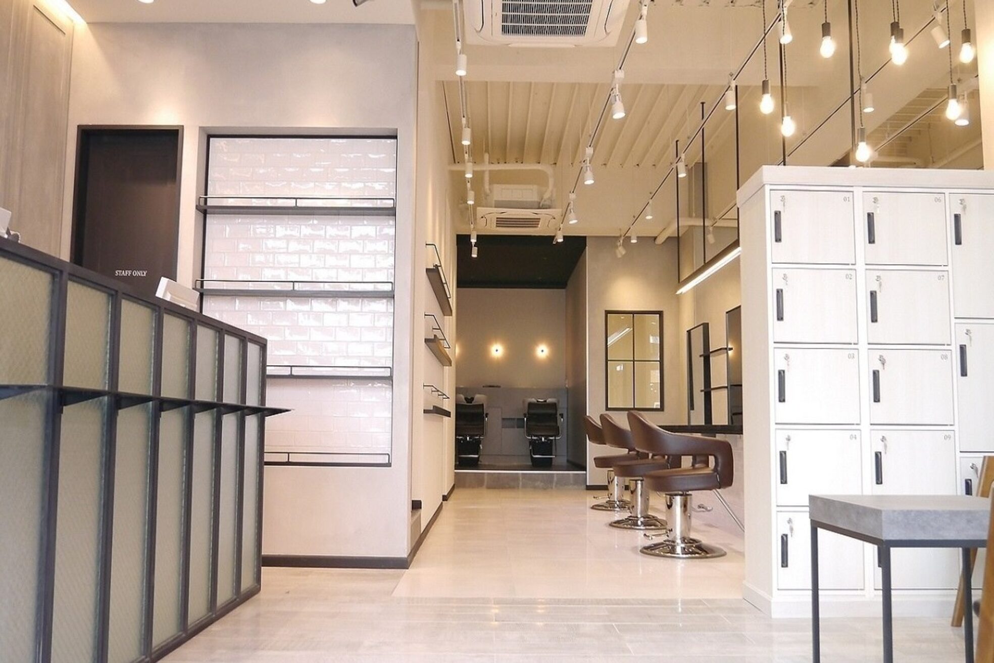 アース オーセンティック 南柏店(EARTH Authentic)1