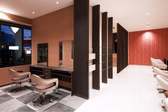 アース 三木店(HAIR & MAKE EARTH)