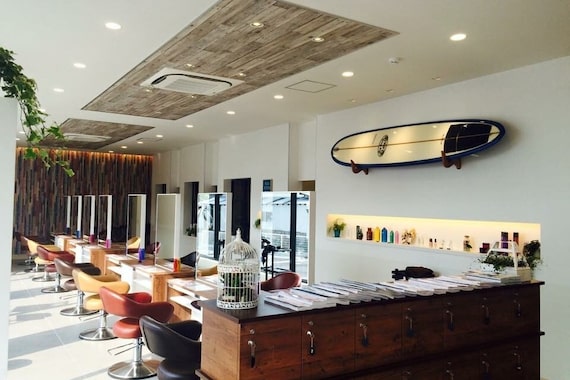 アース 長崎時津店(HAIR&MAKE EARTH)