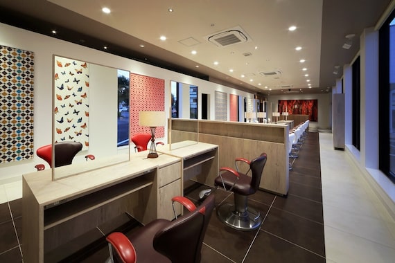 アース 会津若松店(HAIR&MAKE EARTH)