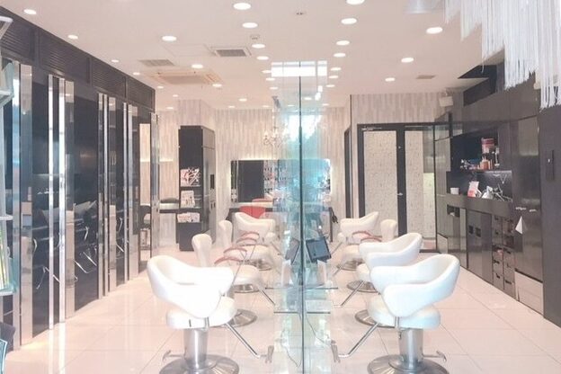 アース 平塚店(HAIR & MAKE EARTH)1