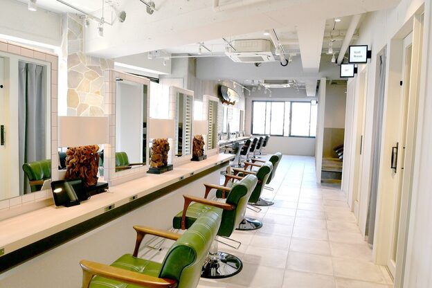 アース 志木店(HAIR & MAKE EARTH)1