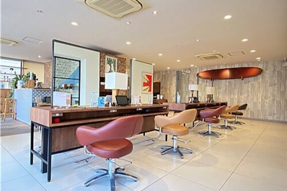 アース 新所沢店(HAIR&MAKE EARTH)