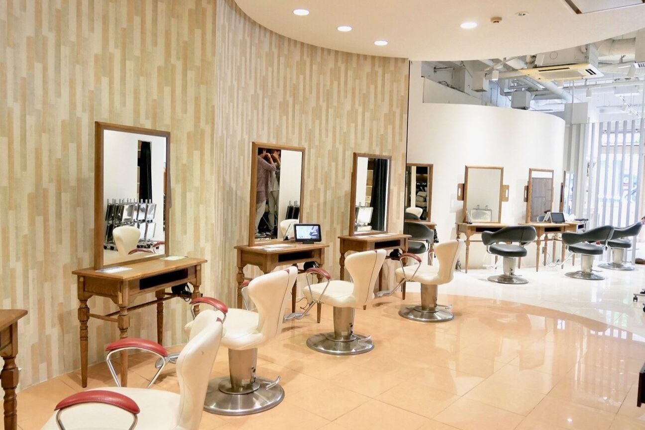 アース 本厚木店(HAIR & MAKE EARTH)1
