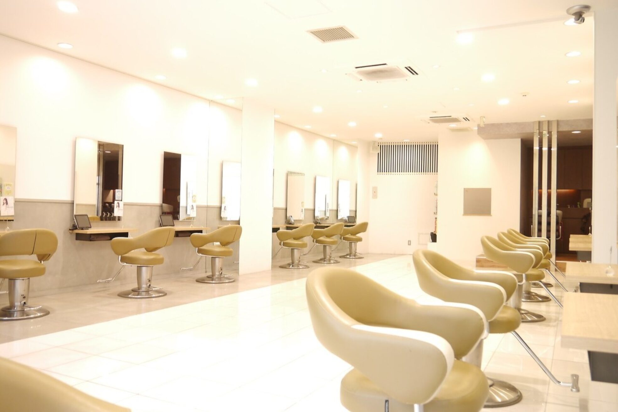 アース 船橋店(HAIR&MAKE EARTH)1