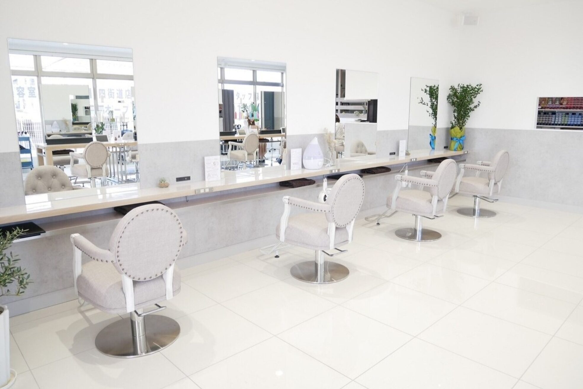 アース 四街道もねの里モール店(EARTH coiffure beaute)1