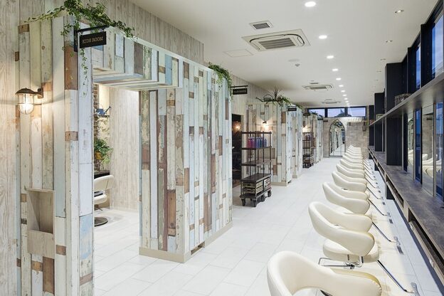 アースコアフュールボーテ 小山店(EARTH coiffure beaute)1