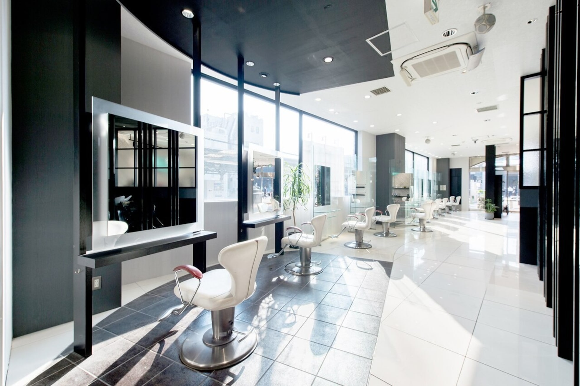 アース 花小金井店(HAIR&MAKE EARTH)1