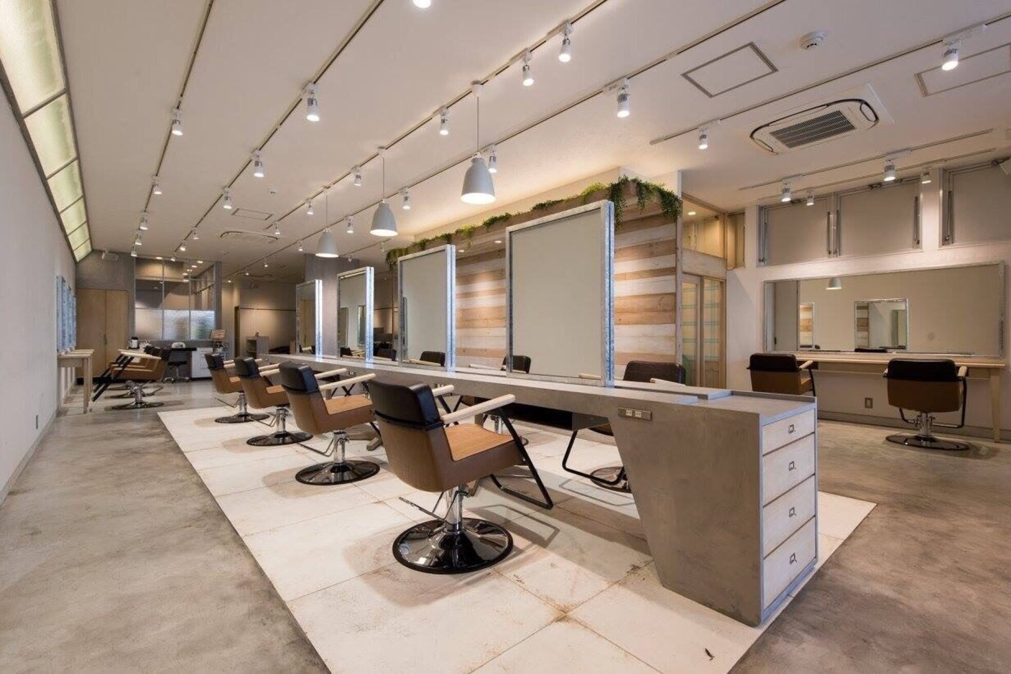 ヘアアンドメイク アース 入間店(HAIR&MAKE EARTH)1