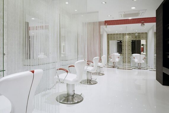 アース 越谷店(HAIR&MAKE EARTH)