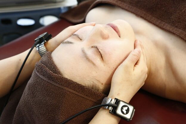 イーフェイス(e face)8