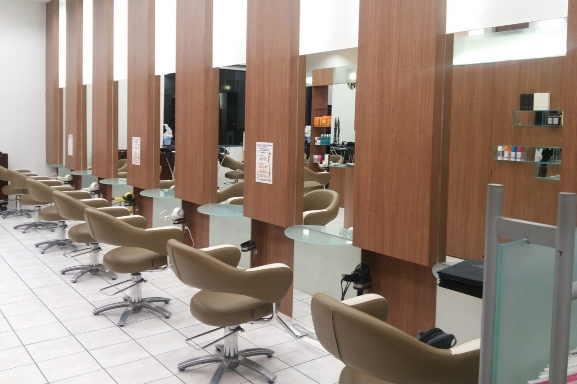 ヘアースペース モナ 清水店(HAIR SPACE Mona)1