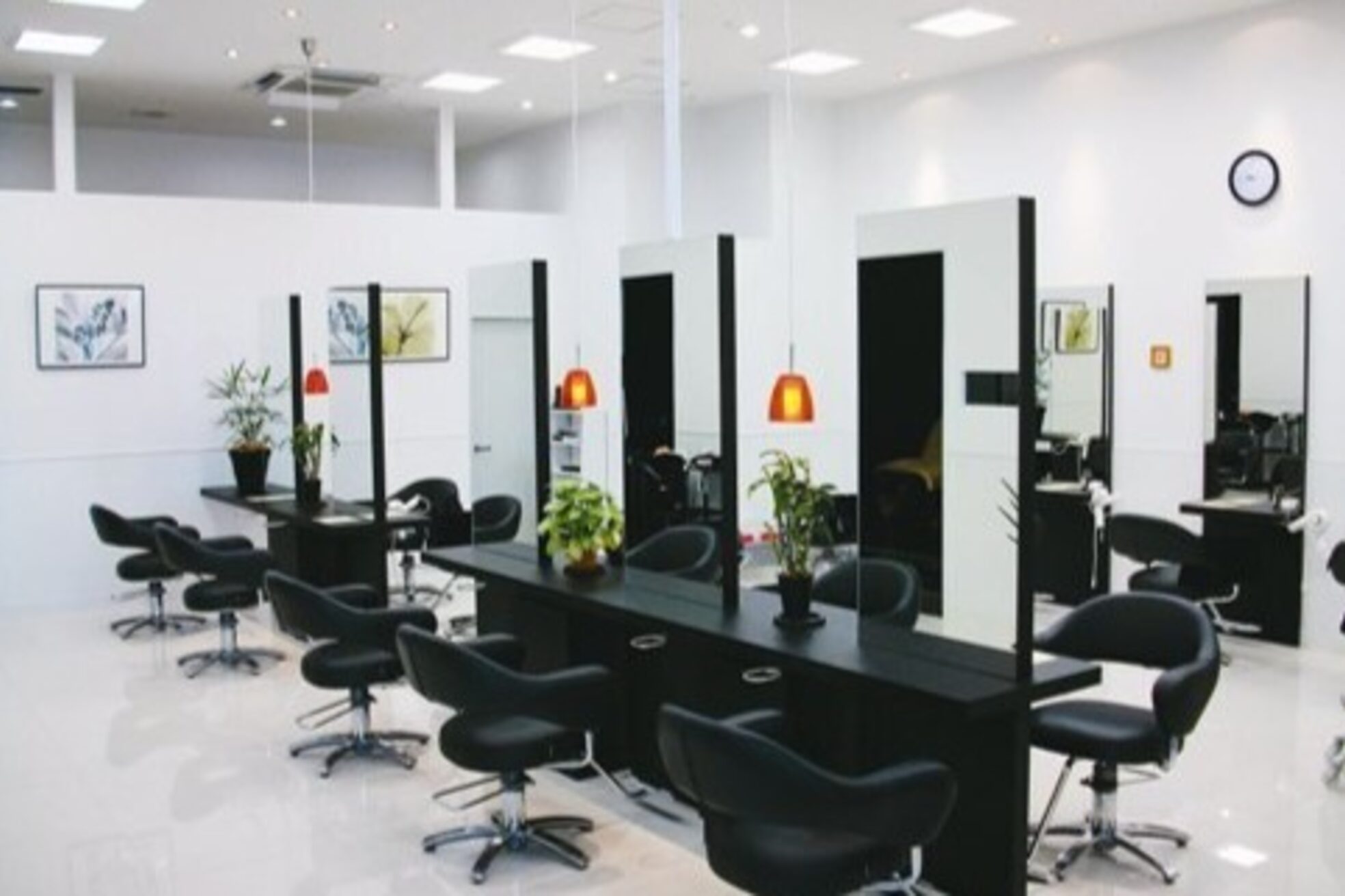 アルバ 津城山店1