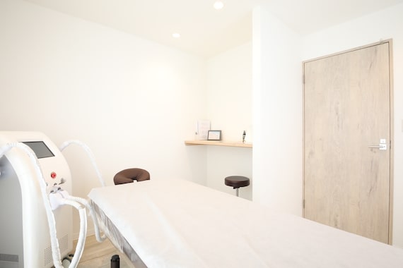 サロン 半田店(SALON)