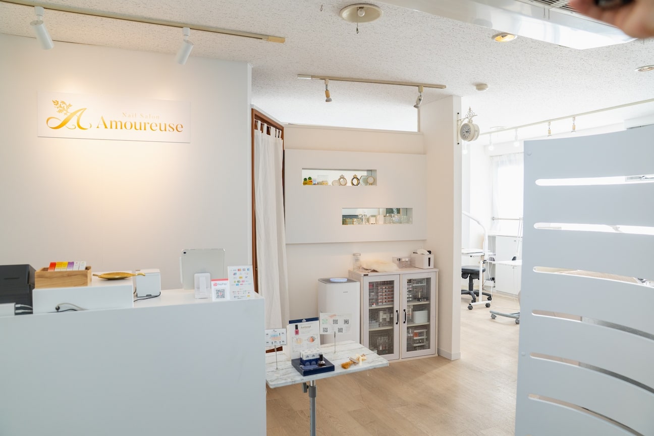 Nail Salon Amoureuse【ネイルサロン アムルーズ】（株式会社　Ｒｅｇｉｎａ　Ｐｒｏｄｕｃｔｉｏｎ）画像1