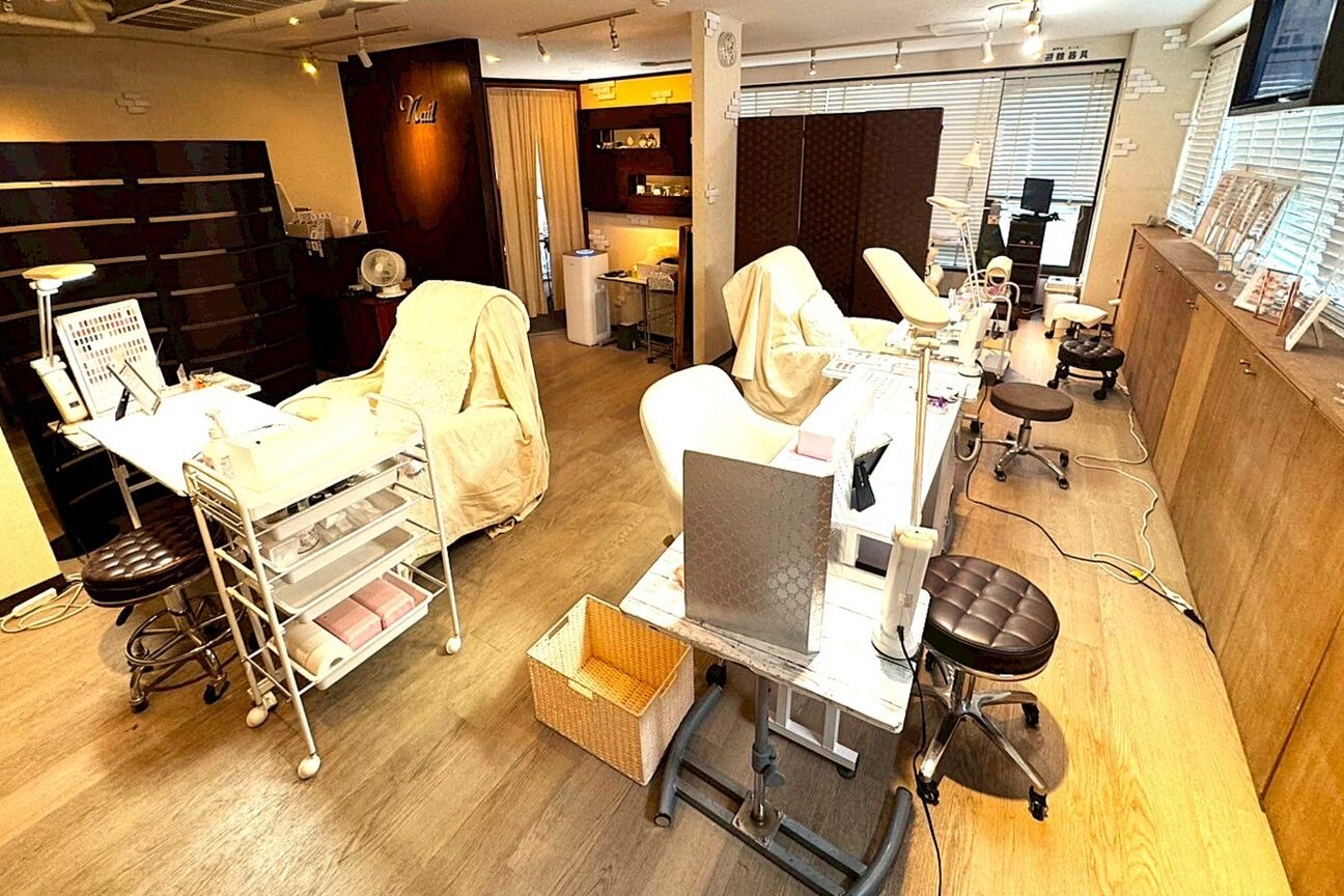 Nail Salon Amoureuse【ネイルサロン アムルーズ】（株式会社　Ｒｅｇｉｎａ　Ｐｒｏｄｕｃｔｉｏｎ）画像1