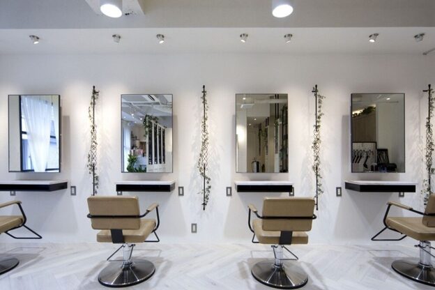 バッテリー ヘアアンドメイク 塚本店(Battery hair&make)1