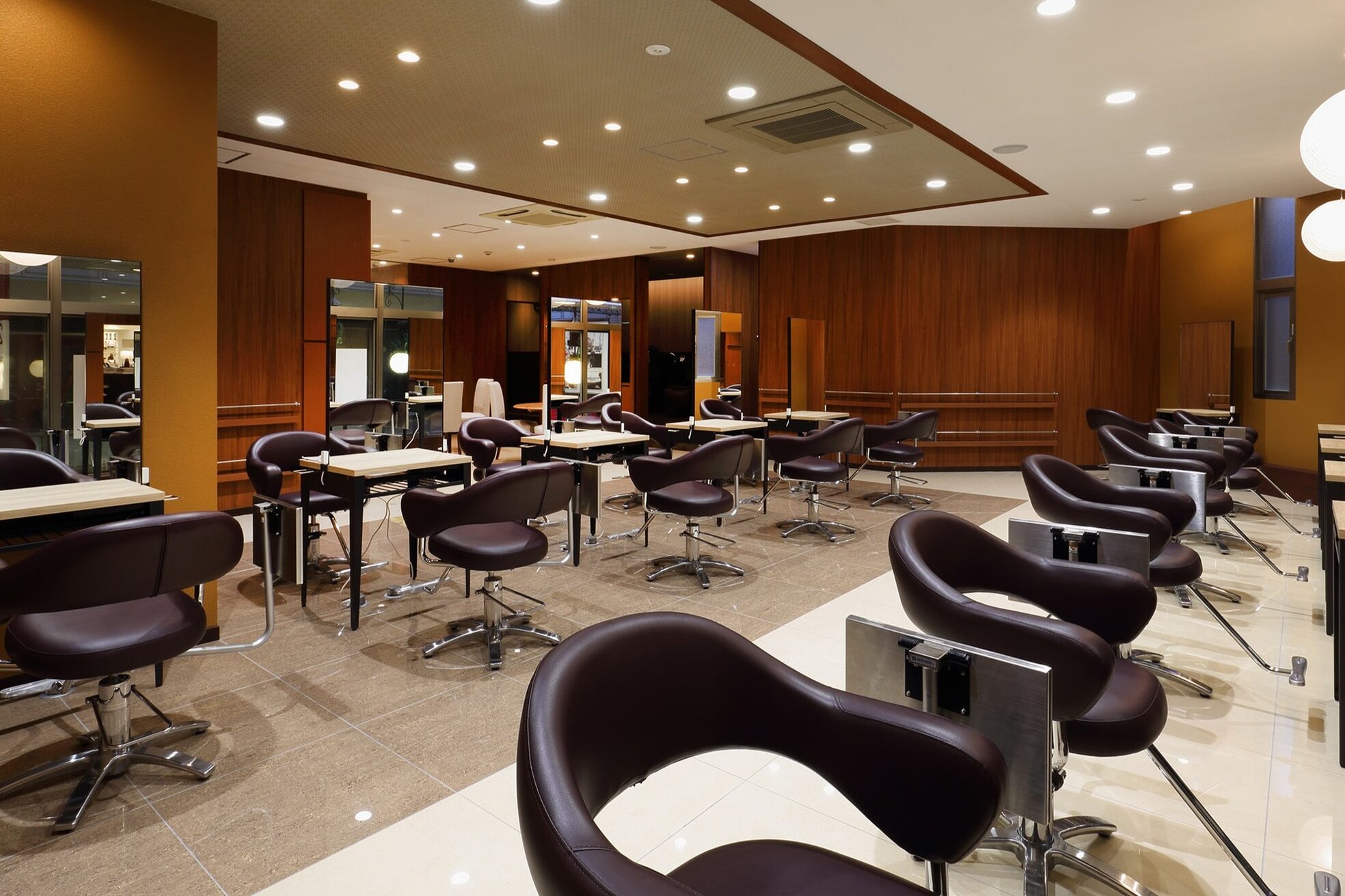 レイフィールド 浜町観光通り店(RAY Field)1