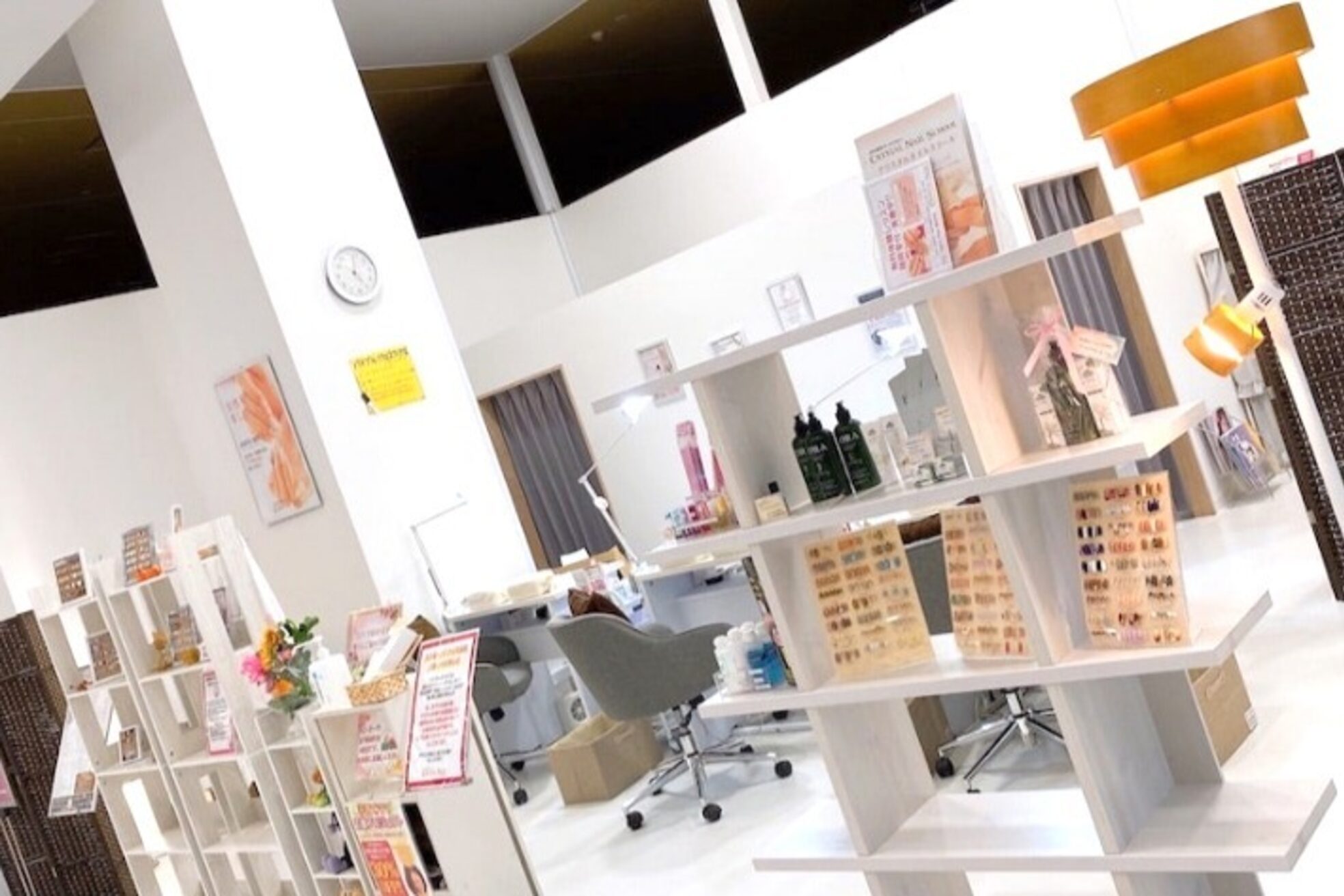 クリスタルネイル イオン若松店1