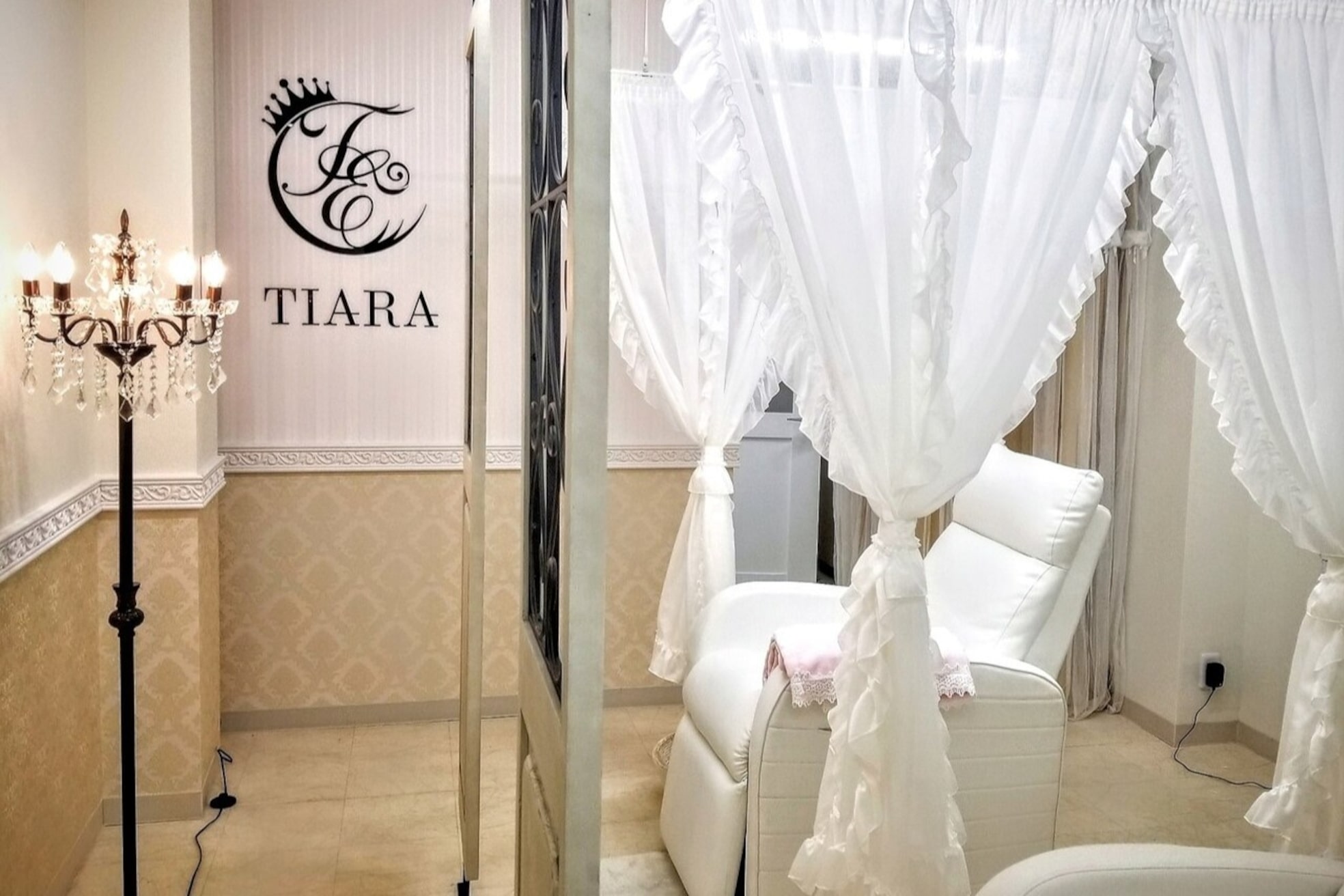 ティアラ バイ エミタス(TIARA by emi+)1