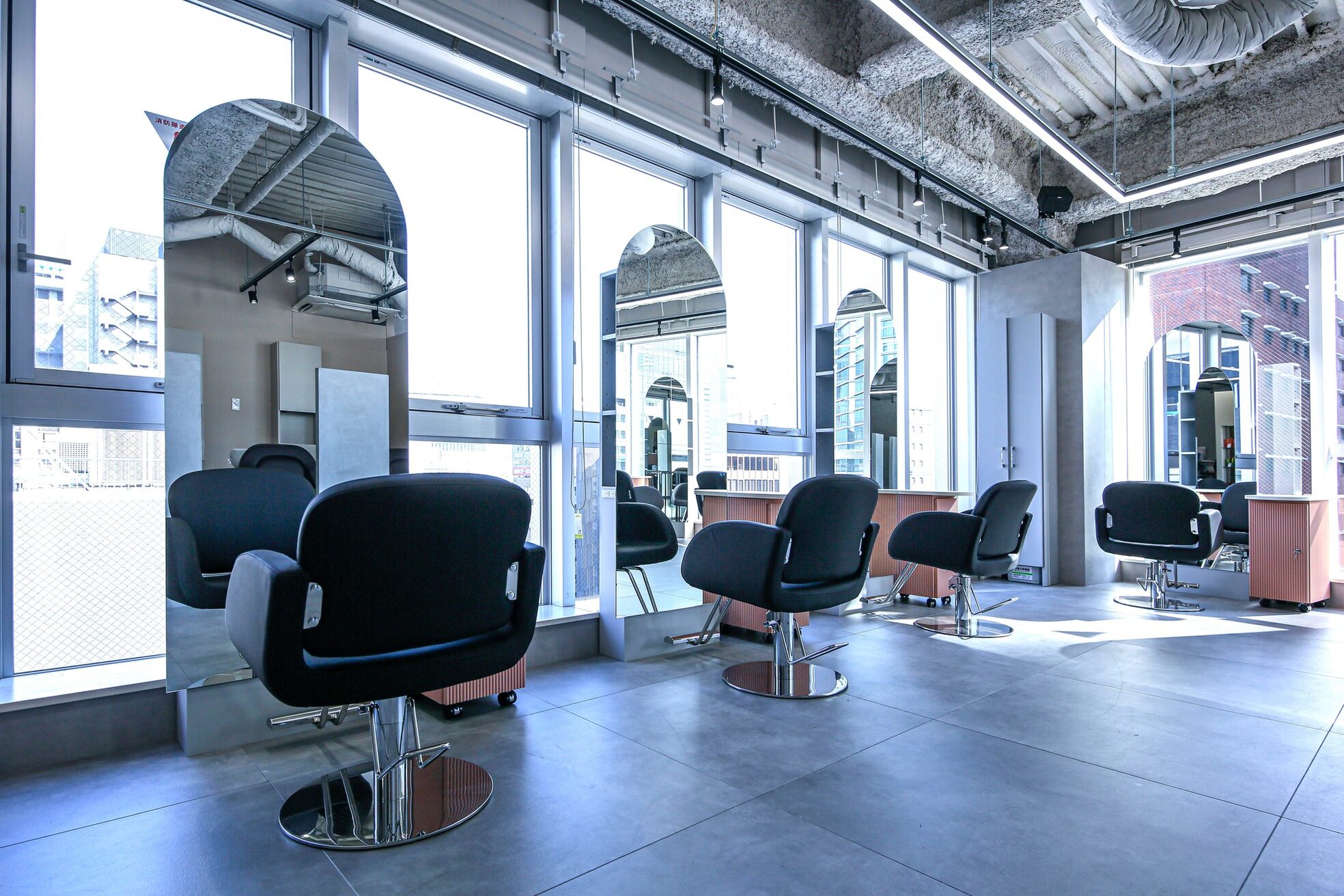 ジエクトカナウ 大阪梅田店(The Ect canow)1