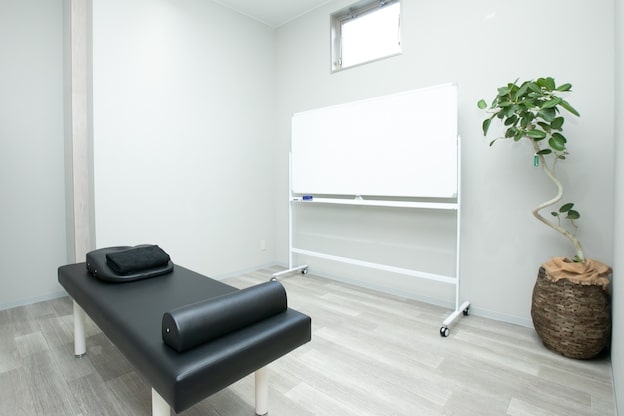 h&h八王子ユーロードの鍼灸整骨院 整体院9