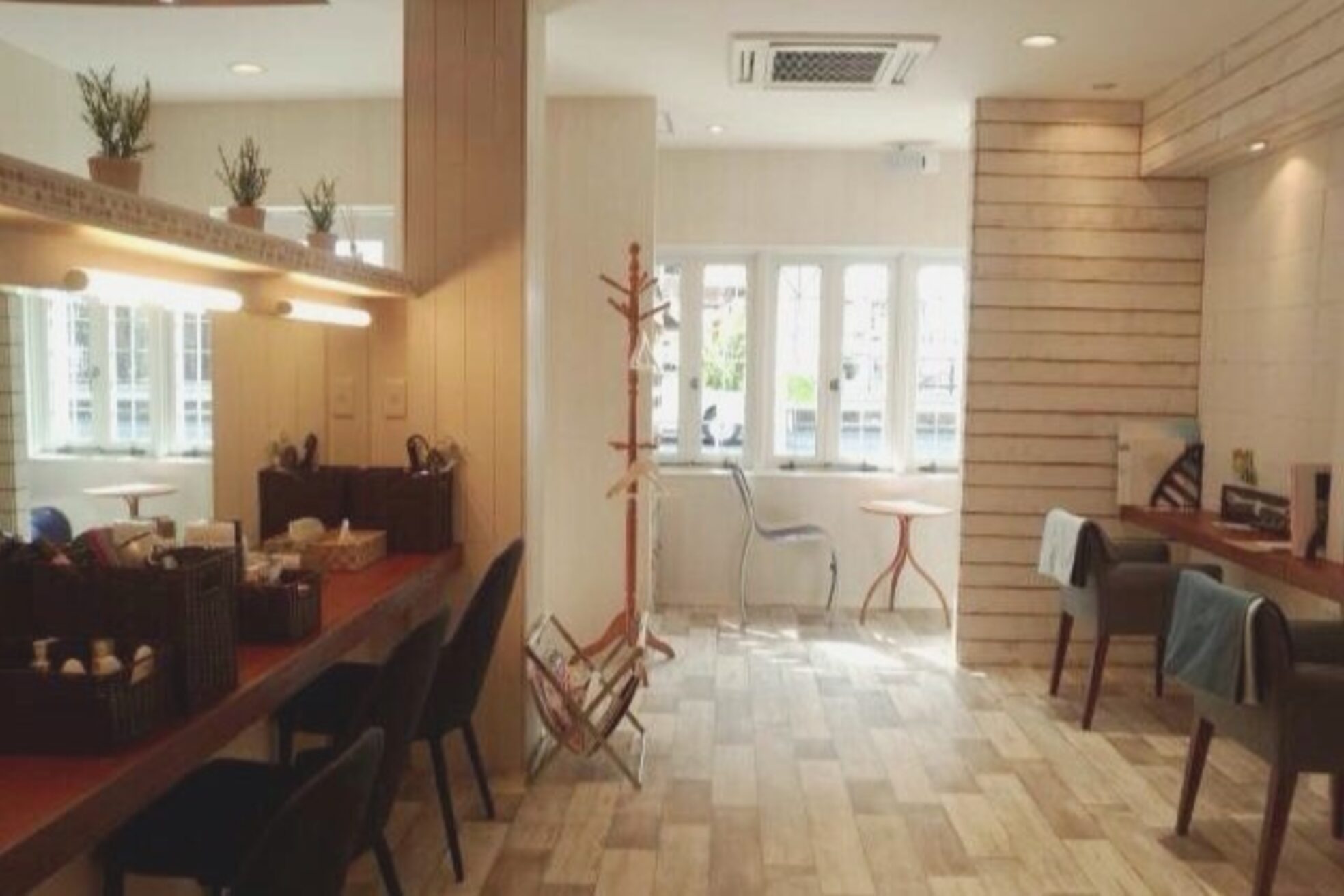 ヘアーカラーカフェ 豊中店(HAIR COLOR CAFE)1