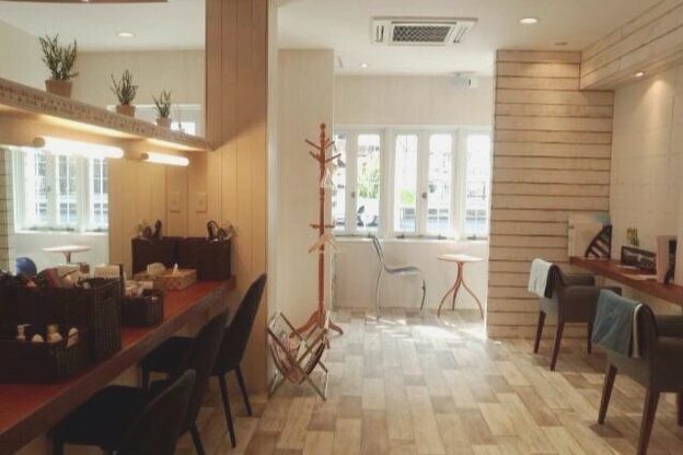 ヘアーカラーカフェ 豊中店(HAIR COLOR CAFE)1
