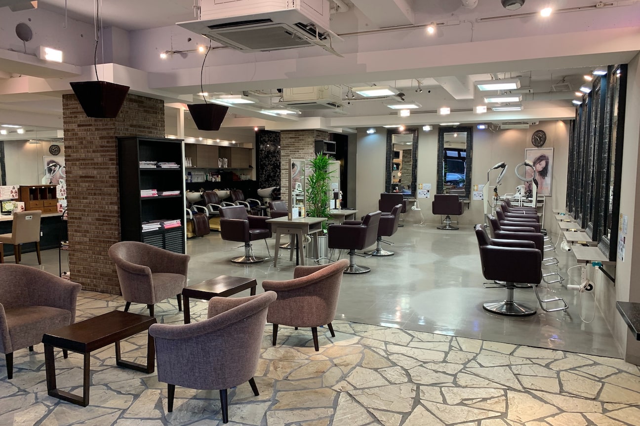 リファイン 羽村店1