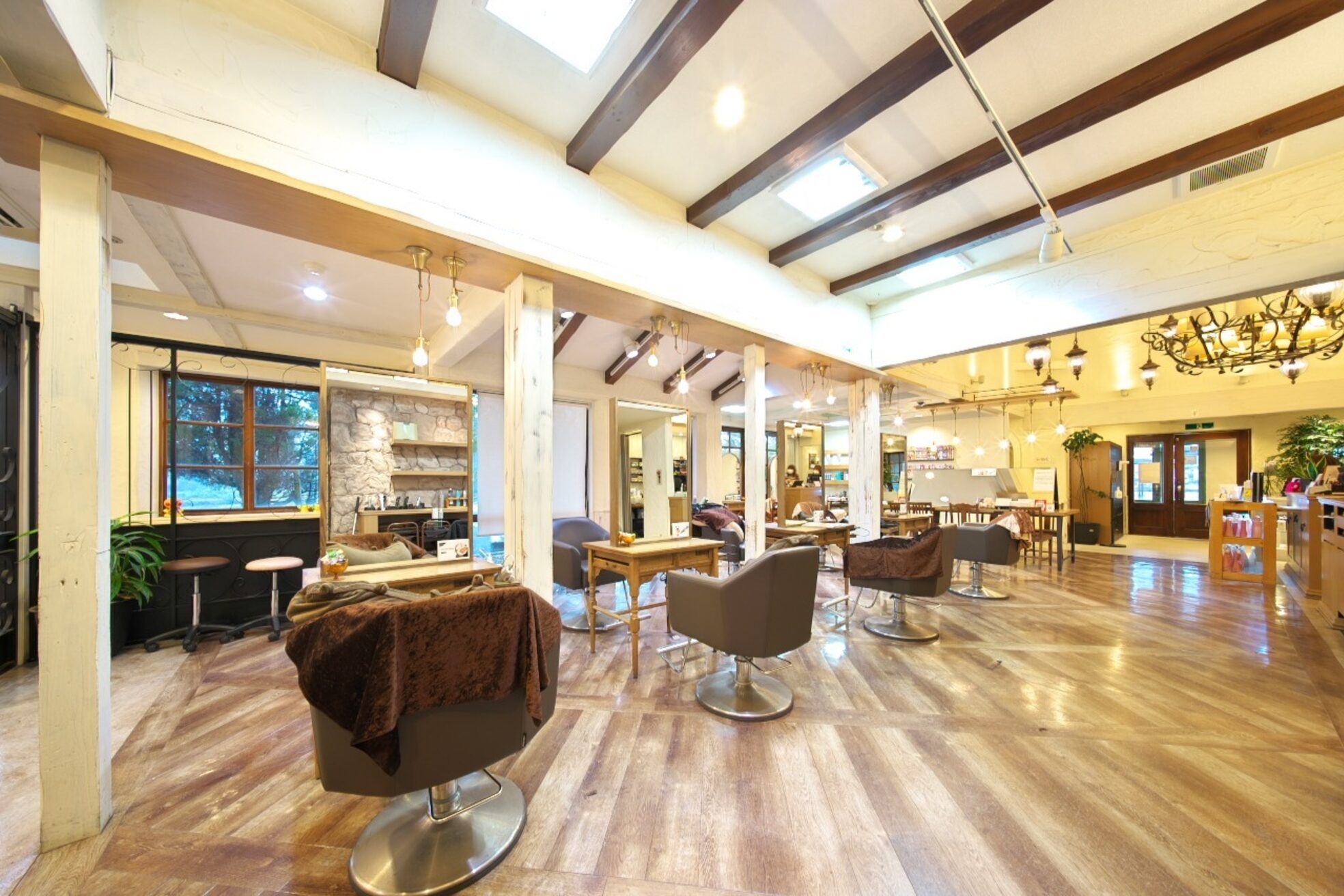 ヴァンファミリー アピタ福井飯塚店(Vanfamily)1